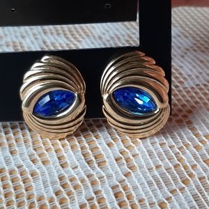 Vintage Clip On Earrings